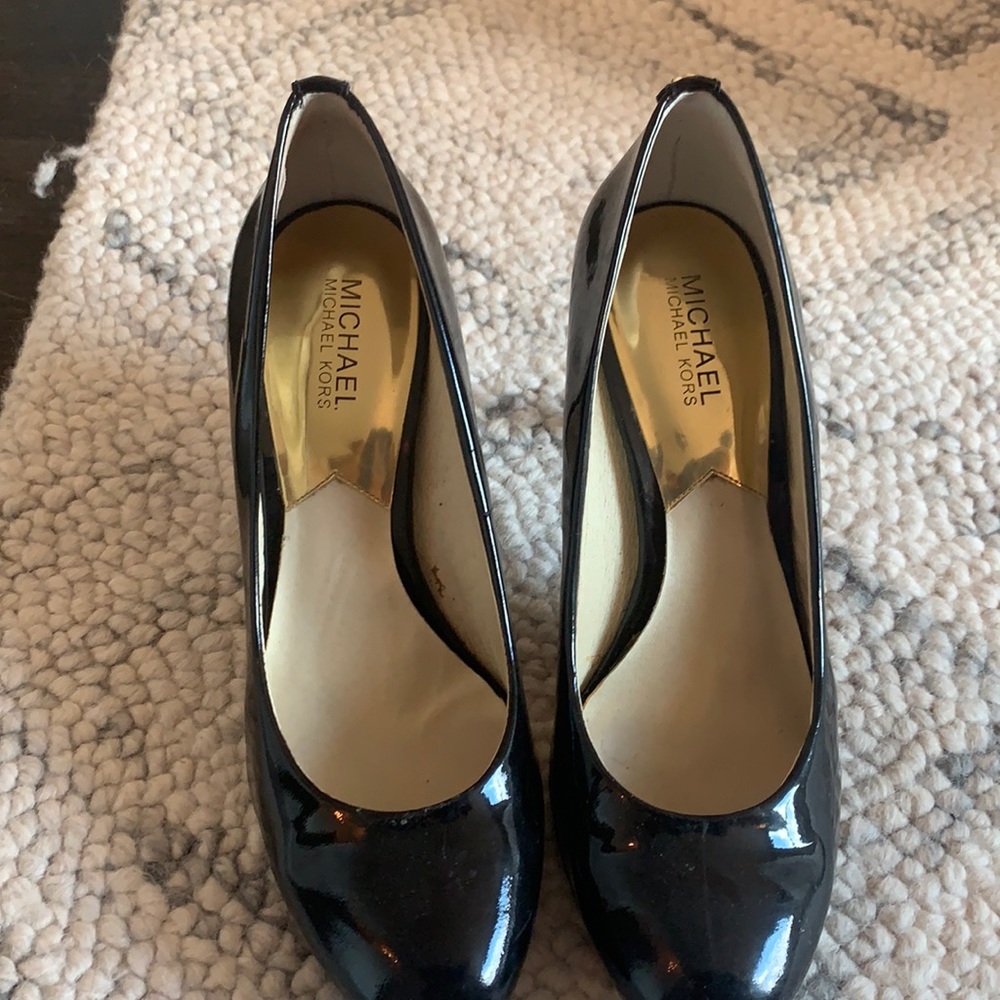 Black Micheal by Micheal Kors pumps